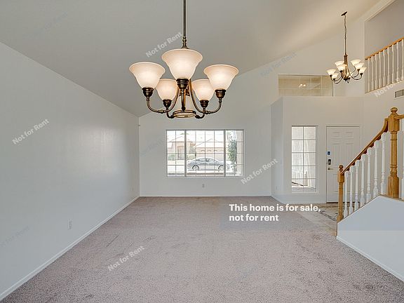 3rd image of 1458 E Linda Ln