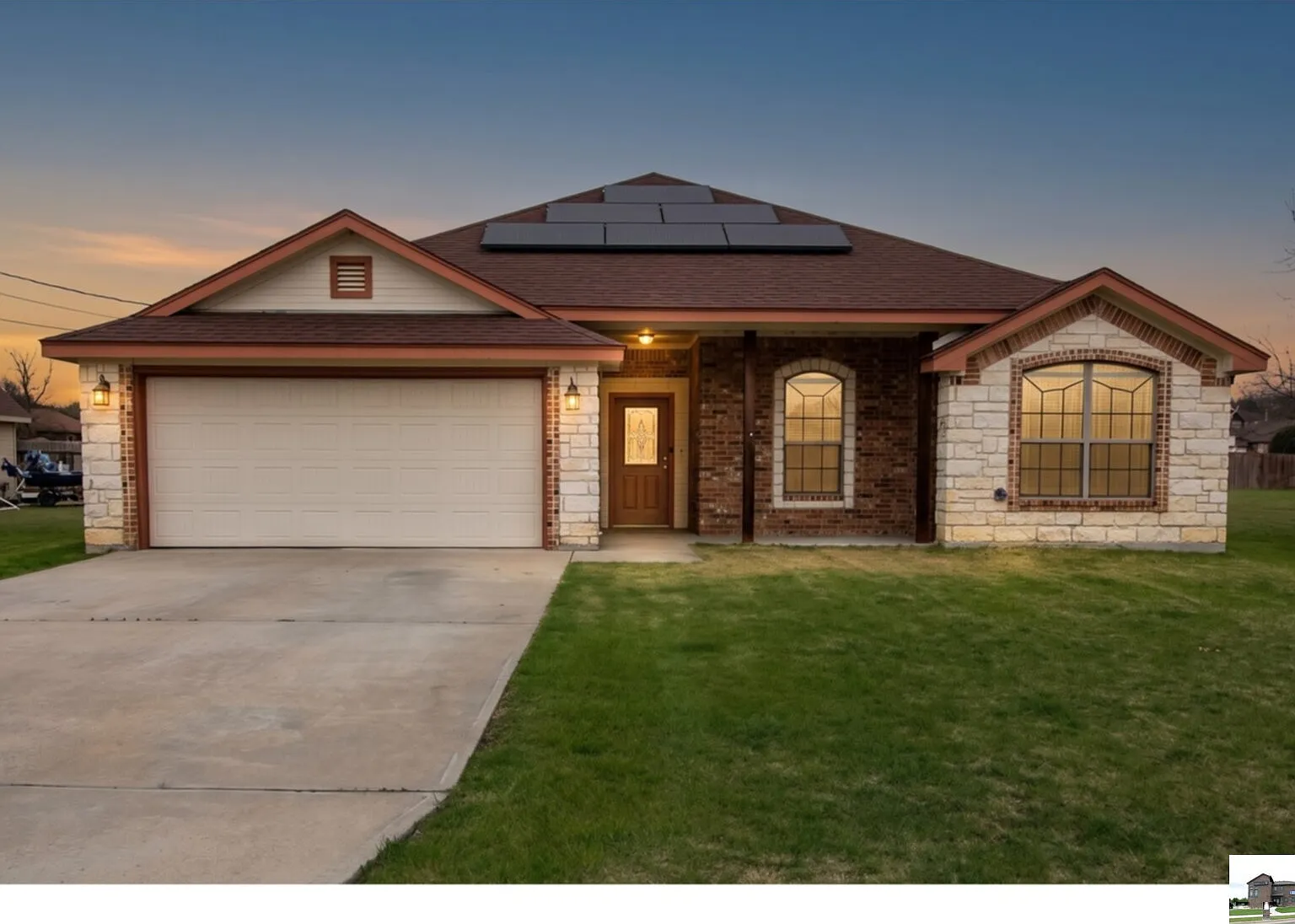 4 bed, 2.0 bath, 1972 sqft, $1,650 — Photo 1