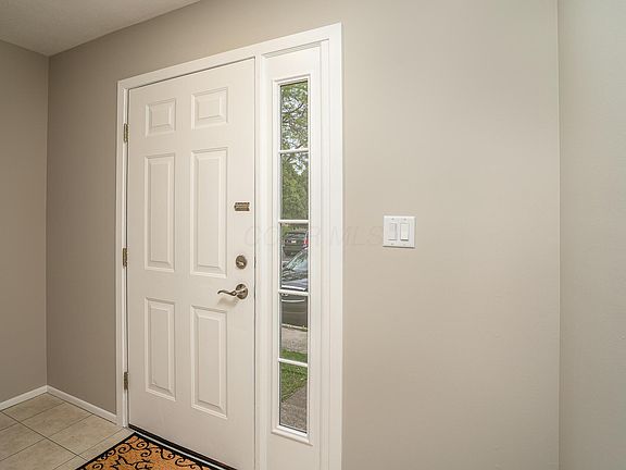 3rd image of 793 Crofton Cir