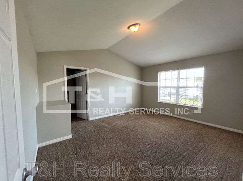 1st image of 2625 Braxton Dr
