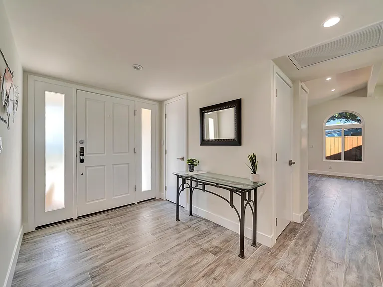 5854 McDonie Ave — Photo 6