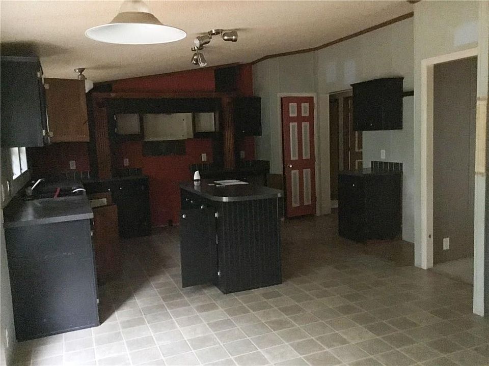 2nd image of 117 Skylark Rd