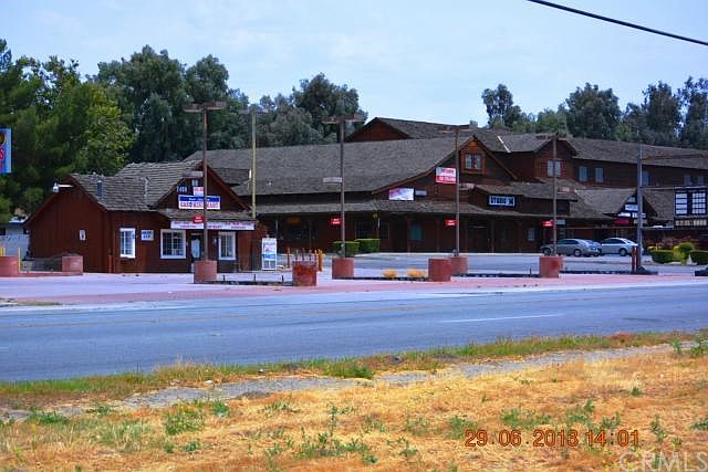 2nd image of 2469 S San Jacinto Ave