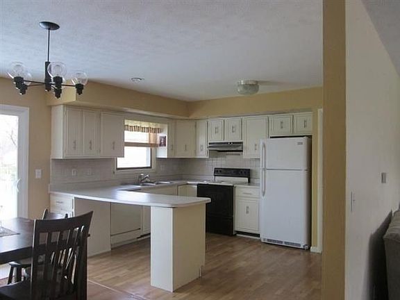 2nd image of 8 Crary Dr