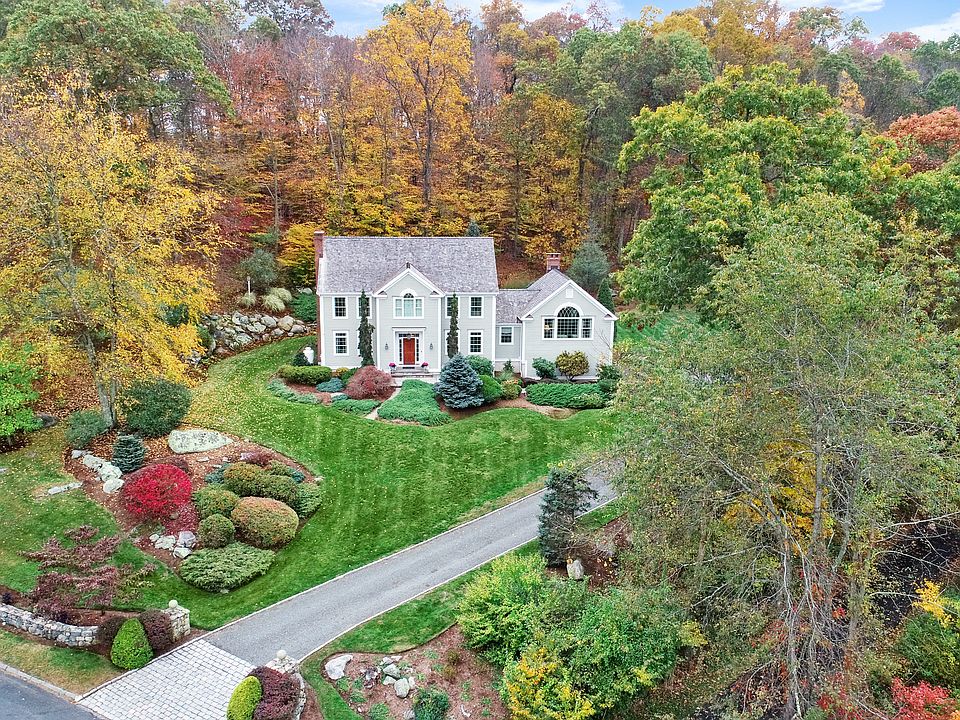 8 Greenleaf Farms Road