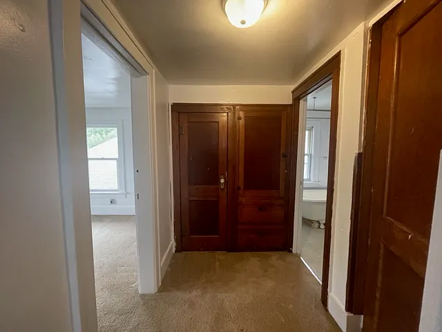 1141 N College St — Photo 29