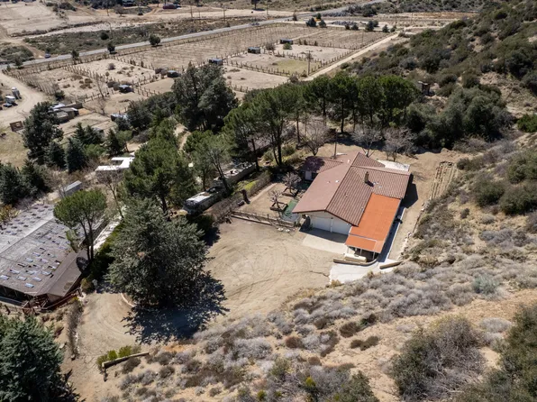 44400 Shafer Rd, Lake Hughes, CA 93532