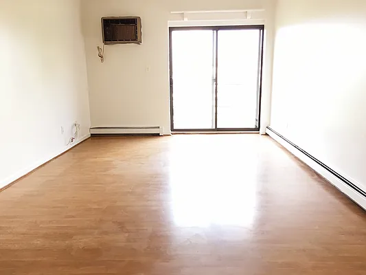 Rented by NY Space Finders Inc. | media 30