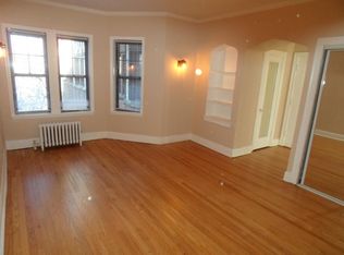 1523 W Farwell Ave, Chicago, IL 60626