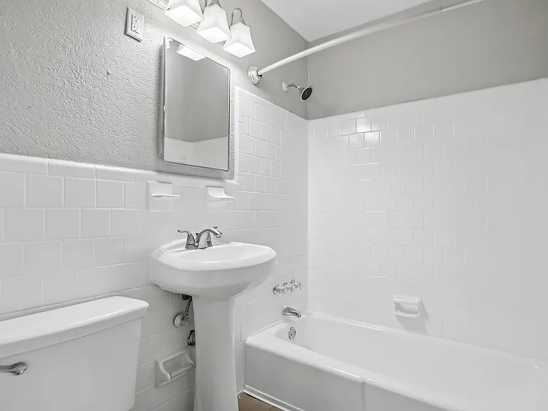 ReNew Chastain — Photo 42