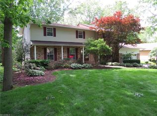 5718 Logan Arms Dr, Girard, OH 44420