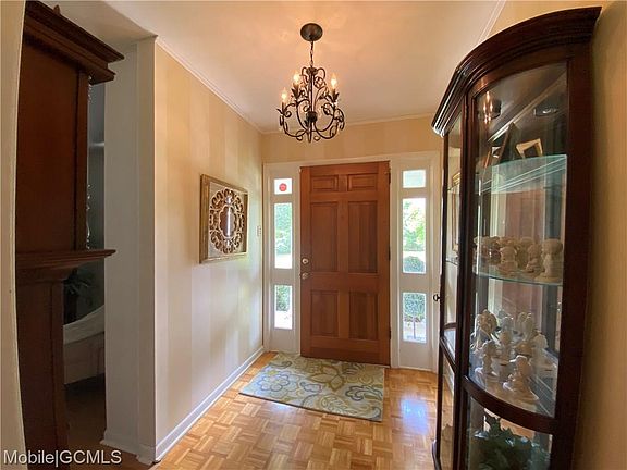 2nd image of 5254 Woodmere St