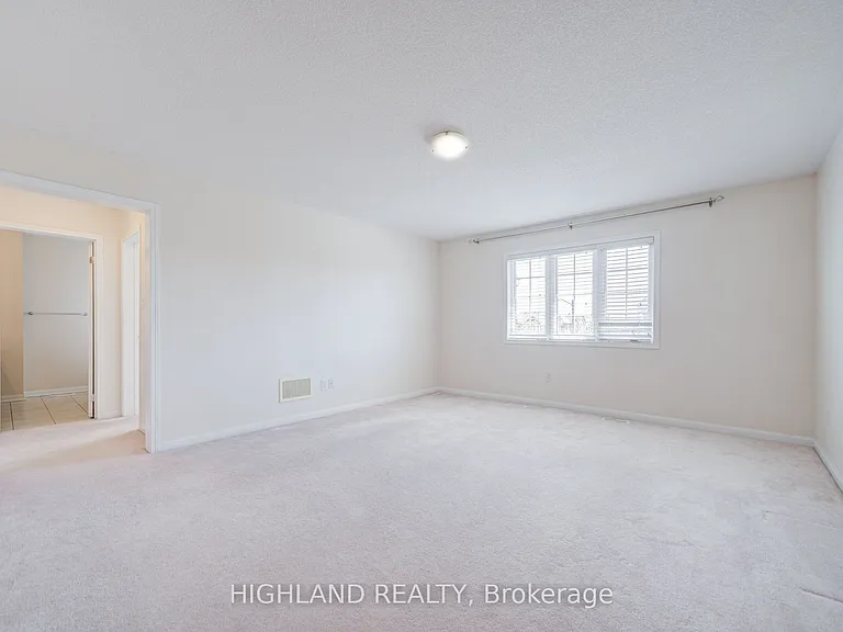 513 Tyrone Cres — Photo 16