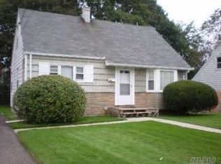 285 Jackson Ave, Syosset, NY 11791