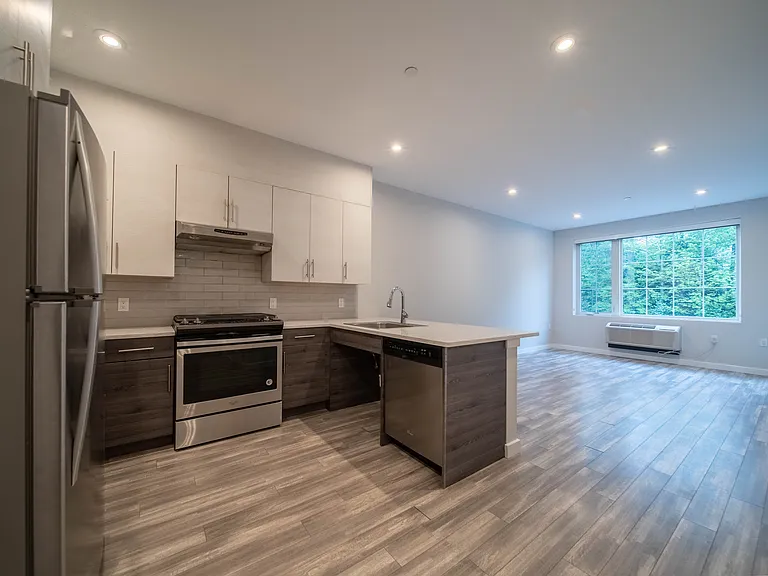 62 Broadway #205 — Photo 4