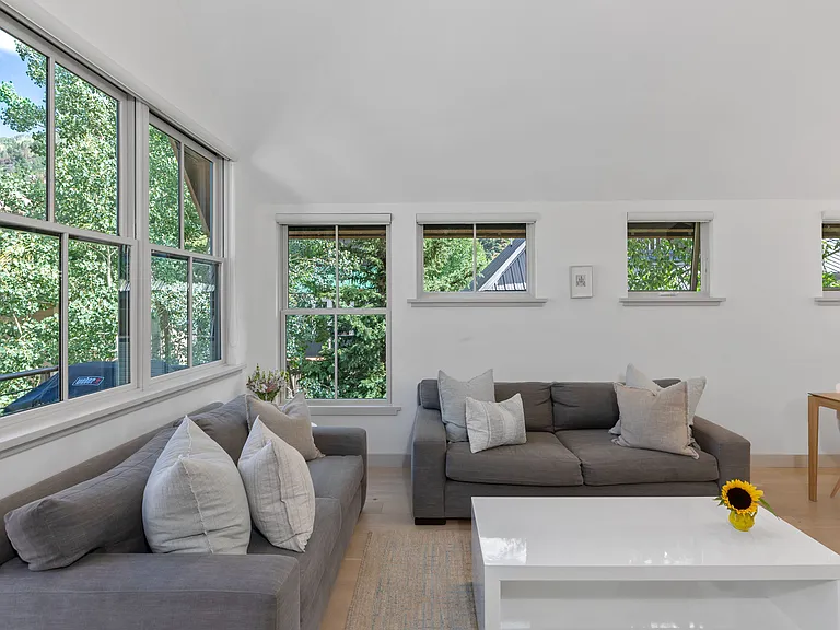 240 S Mahoney Dr #8 — Photo 11