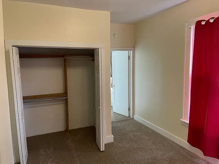 404 N Mantua St — Photo 4