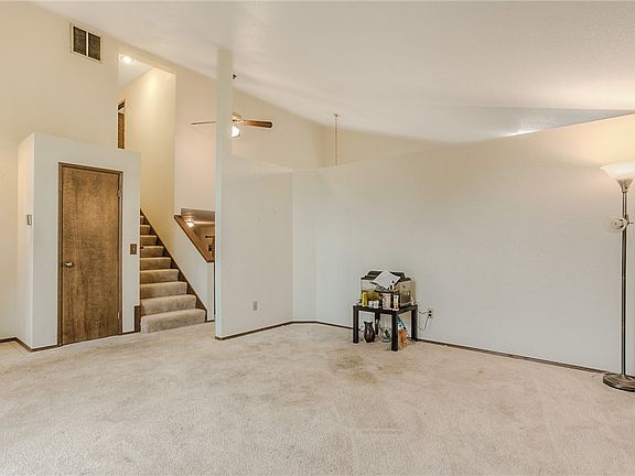 3rd image of 645 I St NE