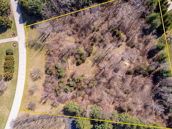 2nd image of 115 Royal Pine Ln