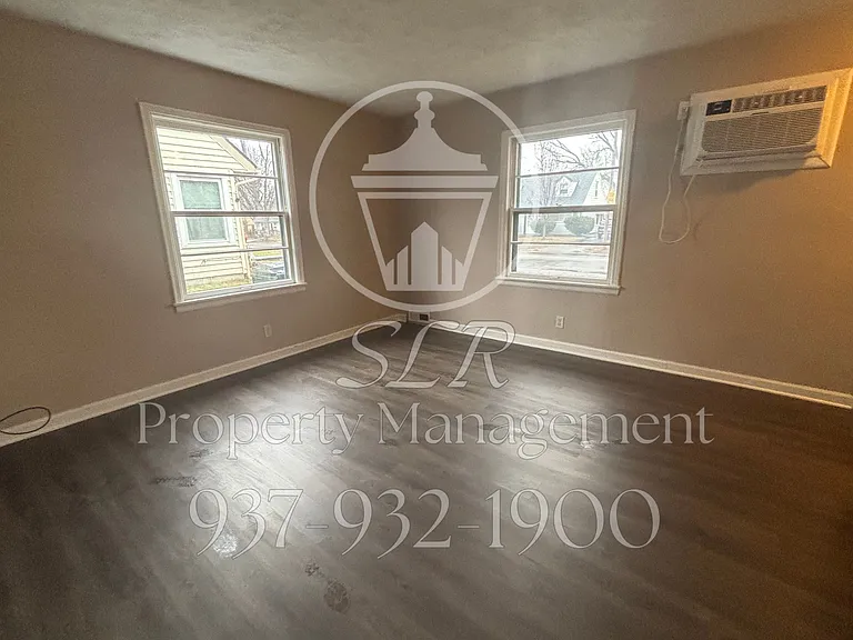 1029 Blakley Dr — Photo 14