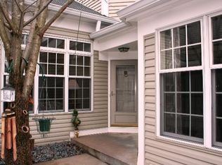 1210 Pond View Ln #0, Saint Paul, MN 55110