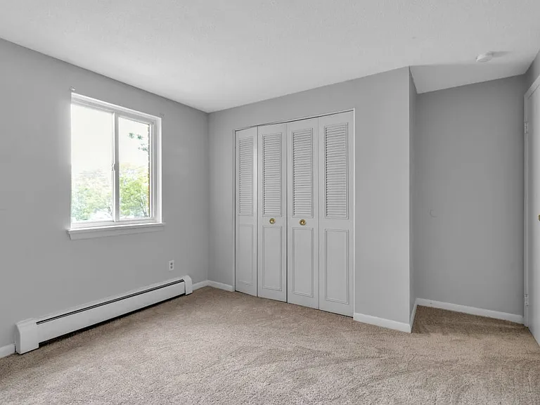 Ridgecrest Court — Photo 10