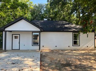 305 W North St, Lindale, TX 75771