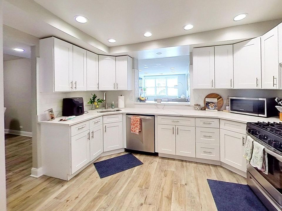 1st image of 1342 W Eddy St #0