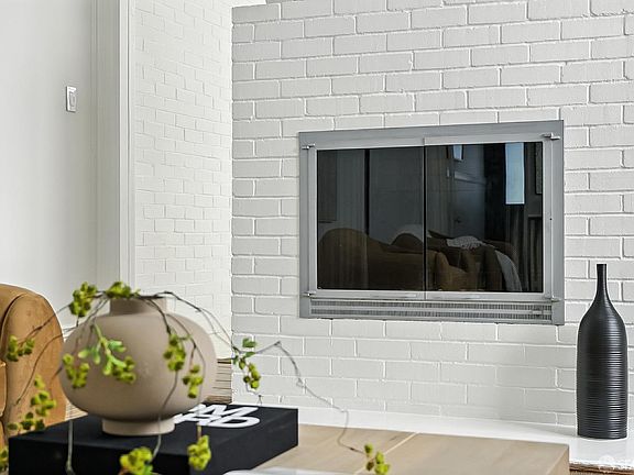 4th image of 2383 Greenwich St