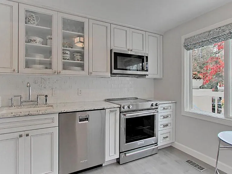 935 S Taylor St — Photo 11