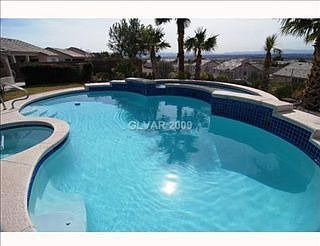 4th image of 947 Temple View Dr