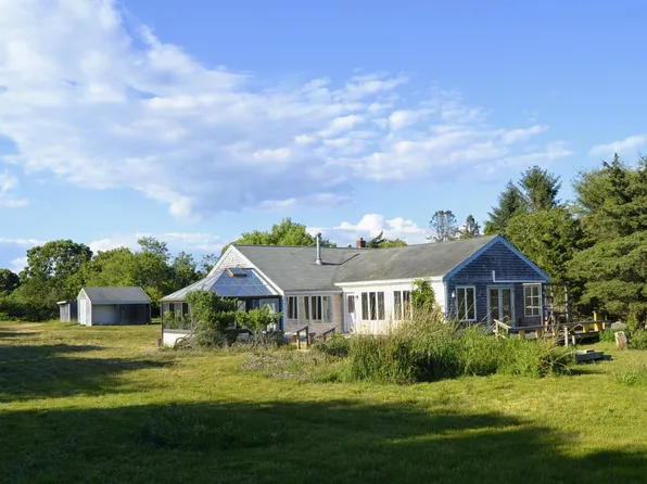 29 Scotchmans Ln, West Tisbury, MA 02575