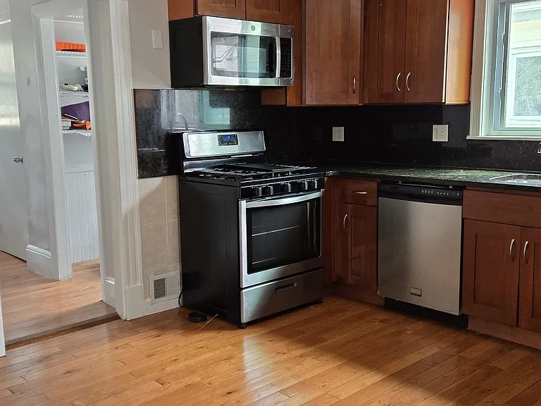 8 Parsonage Rd — Photo 12