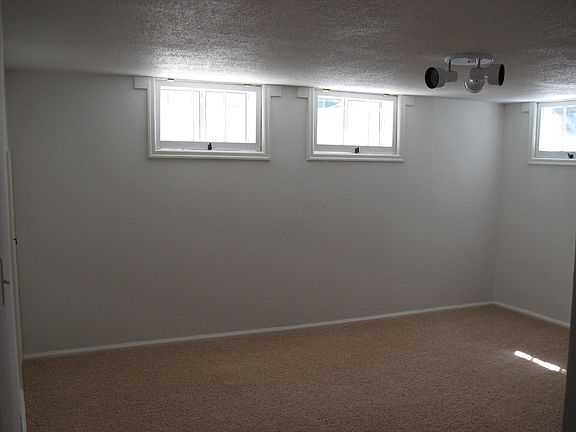 3rd image of 1039 1/2 N 24th St
