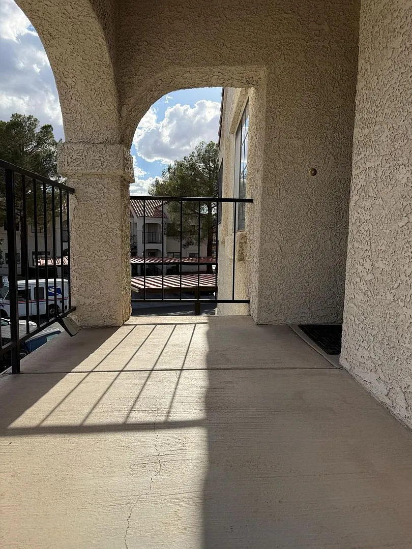 Charming 2-Bedroom Condo in Gated Community — Photo 2