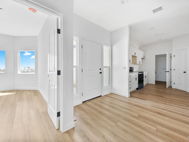 3878 Hilton Ave — Photo 12
