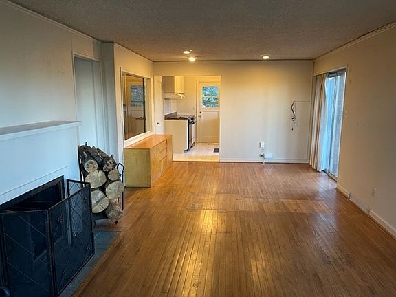 2nd image of 2622 Marylhurst Dr