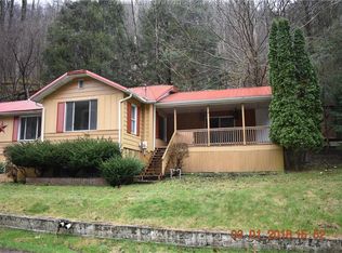 1256 Seng Creek Rd, Whitesville, WV 25209