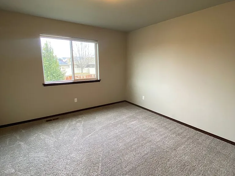 430 S Kansas Loop — Photo 14