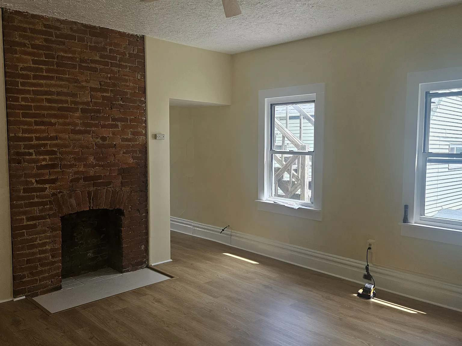 1 bed, 900 sqft, $1,500 — Photo 2