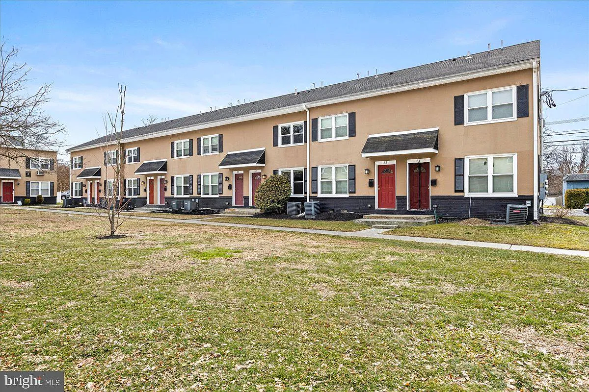 Building Photo - 101 E Camden Ave #36