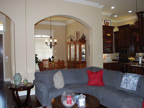 3rd image of 1104 Chiswick High Dr