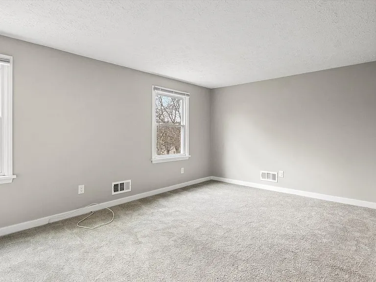 363 Lenora Ln — Photo 13
