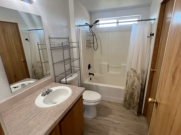 408 Alpine Dr — Photo 8
