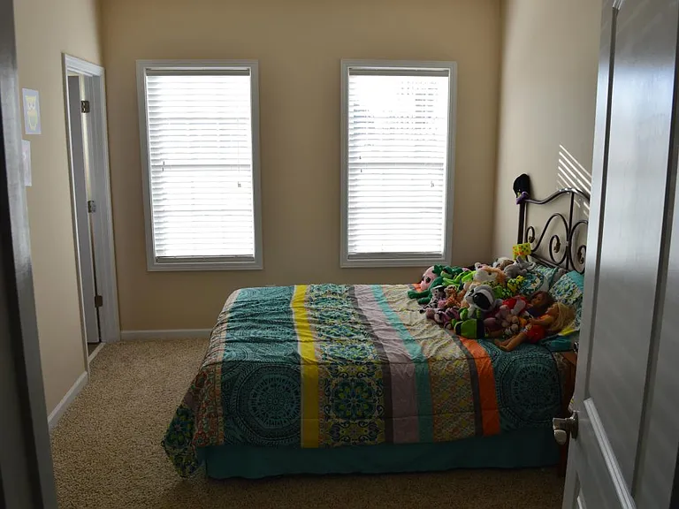 2nd bedroom