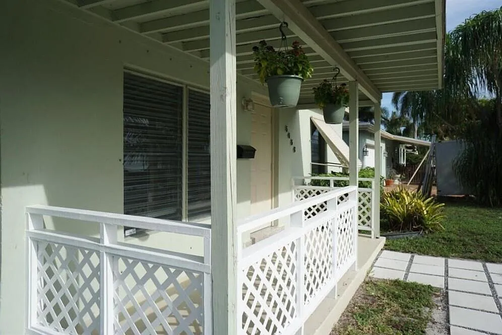 3 Bed 2 Bath Home w/ Fenced Yard + Carport — Photo 3