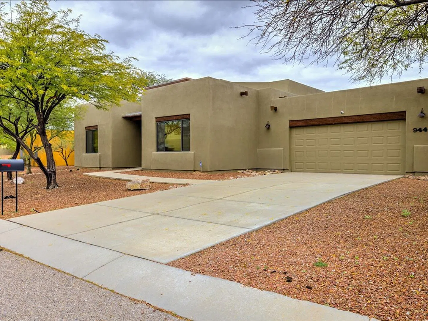 4 Bedroom 2 Bathroom — Photo 1