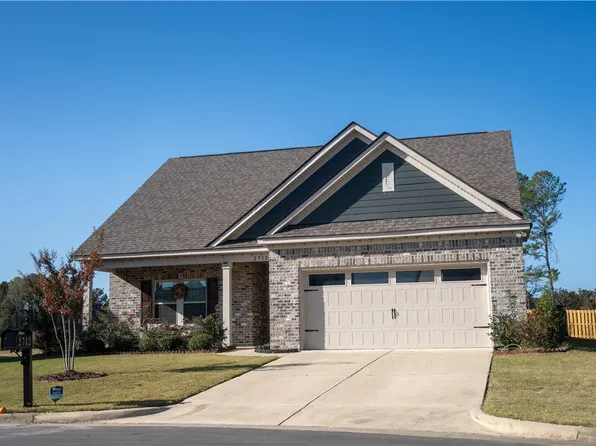 2712 Golf Mill Ct, Auburn, AL 36832