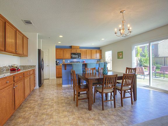 5th image of 1239 Banyan Way