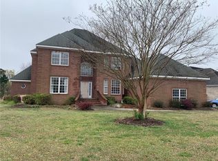 568 River Gate Rd, Chesapeake, VA 23322